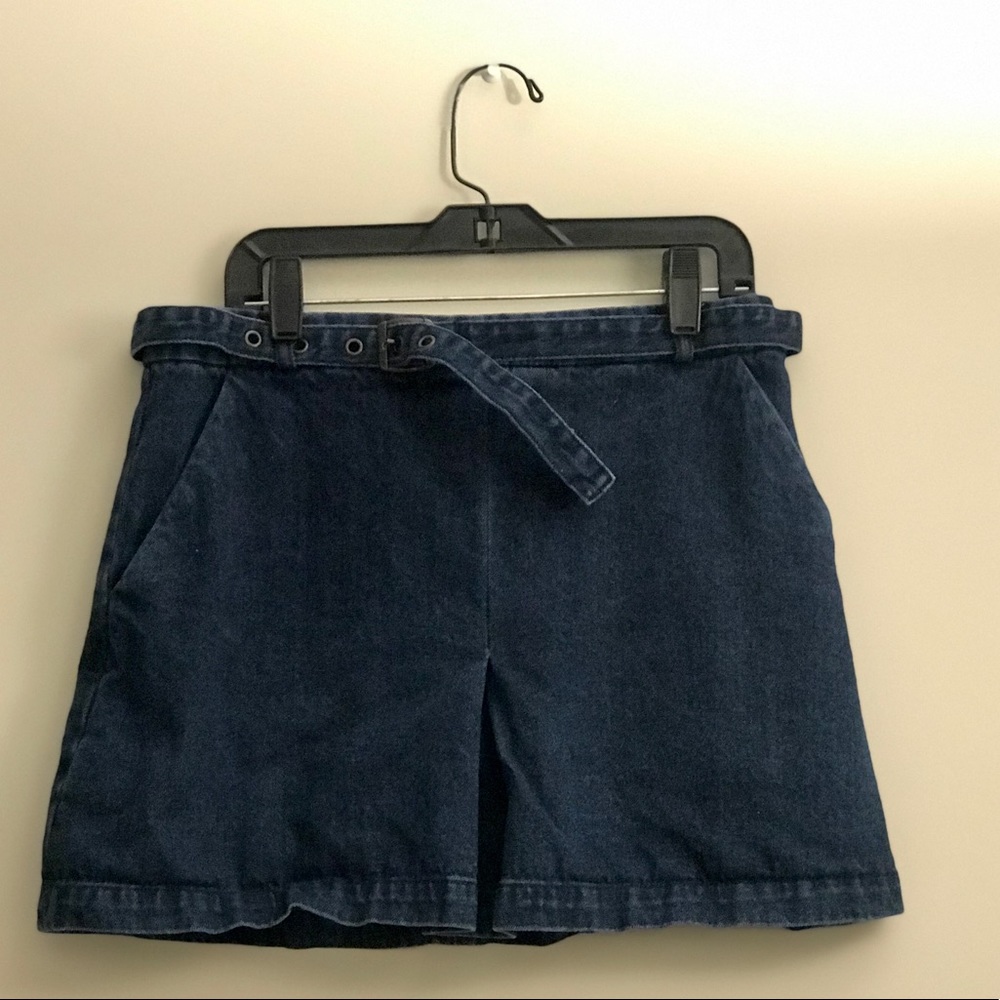 Denim skirt with pockets